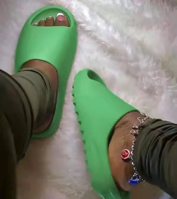2021 new trend fashion solid green color anti slip women graffiti yeezy inspired slide summer slipper soft eva beach slides
2021 new trend fashion solid green color anti slip women graffiti yeezy inspired slide summer slipper soft eva beach slides