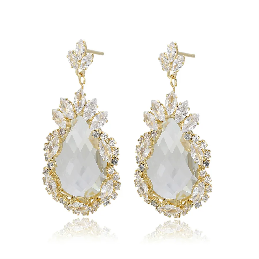 Earring-931 Xuping Jewelry Fashion Elegant Exquisite Crystal 14K Gold Synthetic CZ Ladies Pendant Earrings
Earring-931 Xuping Jewelry Fashion Elegant Exquisite Crystal 14K Gold Synthetic CZ Ladies Pendant Earrings