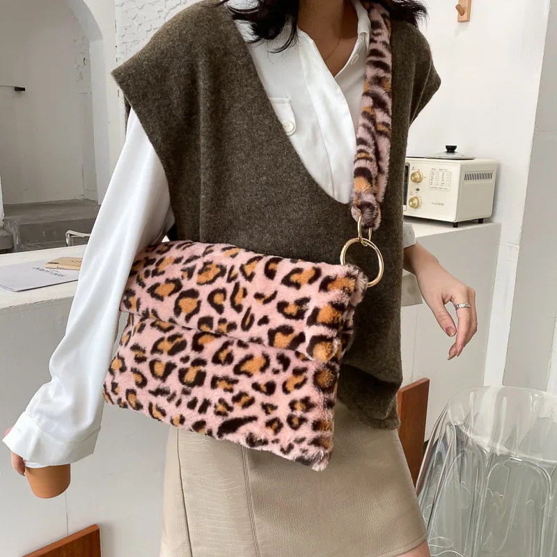 Wholesale Ladies Plush Crossbody Shoulder Bag Custom Designer Leopard Fur Messenger Bags For Women Hand Bag, 7 colors
Wholesale Ladies Plush Crossbody Shoulder Bag Custom Designer Leopard Fur Messenger Bags For Women Hand Bag, 7 colors