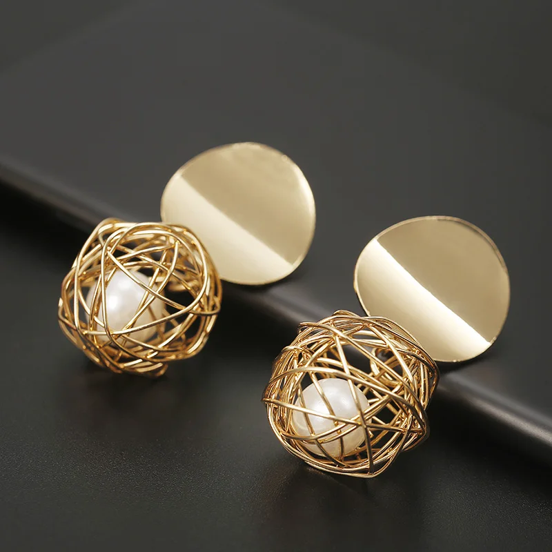 Fashion Stud Earrings For Women Golden Color Round Ball Geometric Party Wedding Gift Wholesale Ear Jewelry
Fashion Stud Earrings For Women Golden Color Round Ball Geometric Party Wedding Gift Wholesale Ear Jewelry