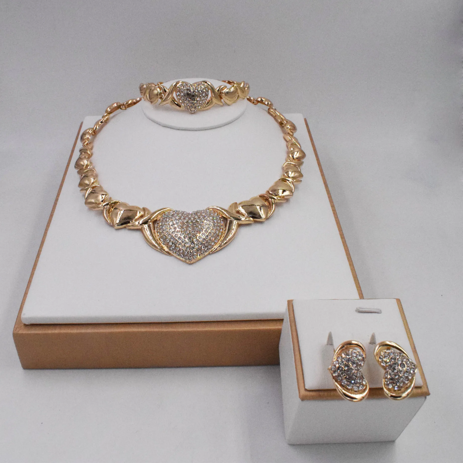 New Arriving Big Jewelry Sets Bridal Gold Plated Jewelry Wholesale heart necklace bracelet earrings Jewelry Set, Gold color
New Arriving Big Jewelry Sets Bridal Gold Plated Jewelry Wholesale heart necklace bracelet earrings Jewelry Set, Gold color