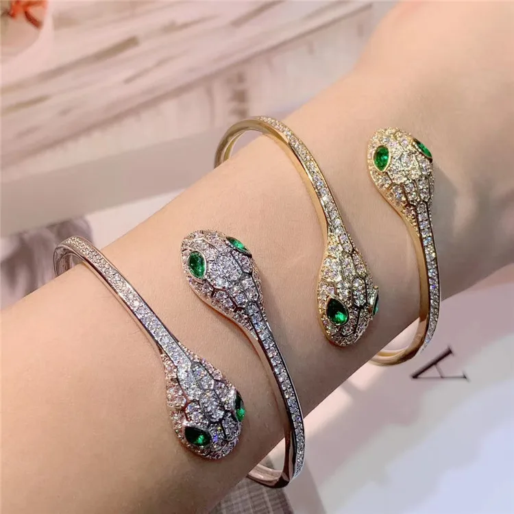 Full Rhinestone Domineering Open Bracelet Full Rhinestone Wrist Snake Exaggerated Green Eye Snake Bracelet, Picture shows
Full Rhinestone Domineering Open Bracelet Full Rhinestone Wrist Snake Exaggerated Green Eye Snake Bracelet, Picture shows