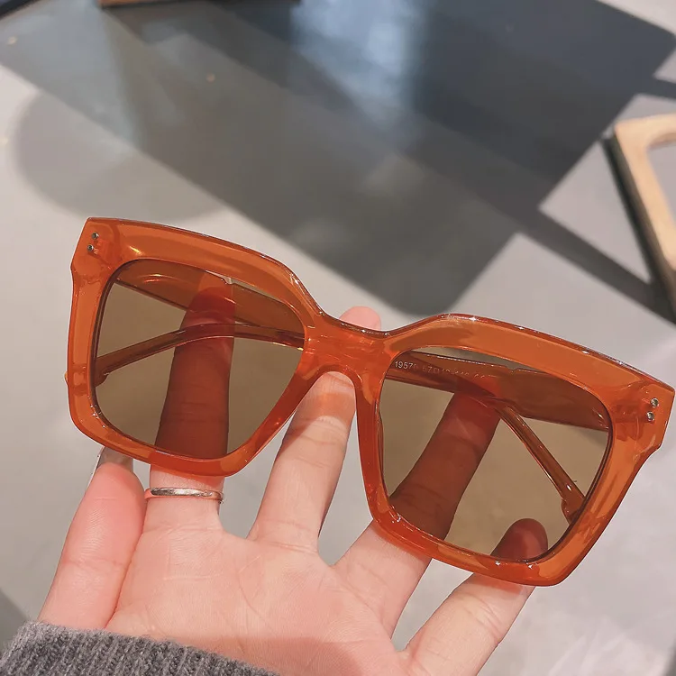 Fashion Oversized Orange Gradient Sun Glasses Trend Square Personality Anti-UV Shades Sunglasses for Men and Women
Fashion Oversized Orange Gradient Sun Glasses Trend Square Personality Anti-UV Shades Sunglasses for Men and Women