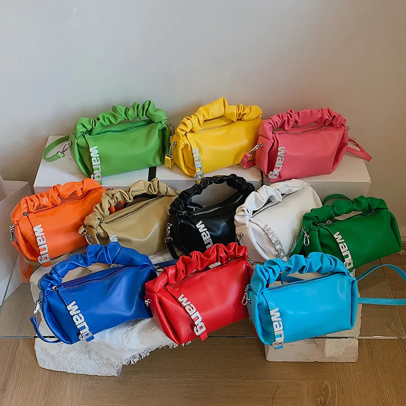 2022 new design handbags diamond Letter charm vegan leather small ladies hand bags for women crossbody bag shoulder
2022 new design handbags diamond Letter charm vegan leather small ladies hand bags for women crossbody bag shoulder