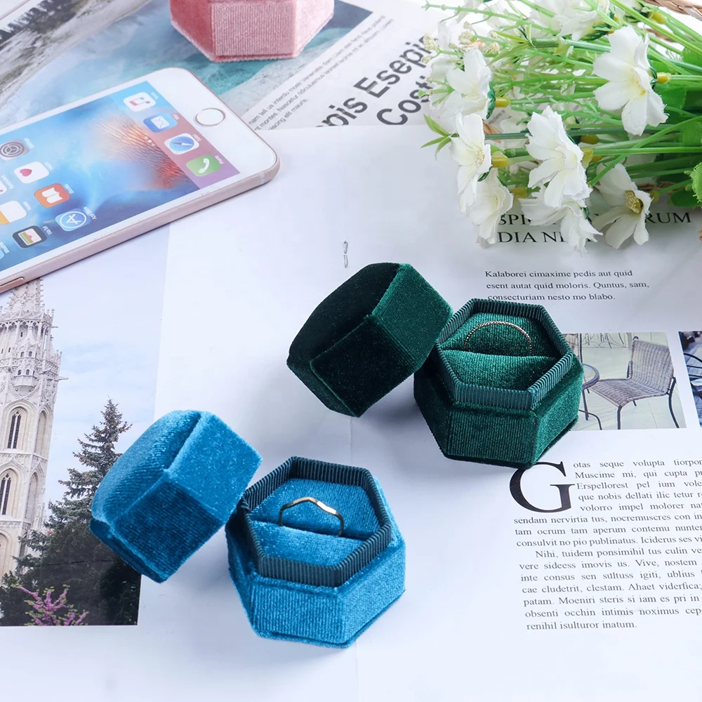 wholesale price velvet jewelry gift box jewelry packaging box custom leather jewellery necklace ring pendant organizer case
wholesale price velvet jewelry gift box jewelry packaging box custom leather jewellery necklace ring pendant organizer case