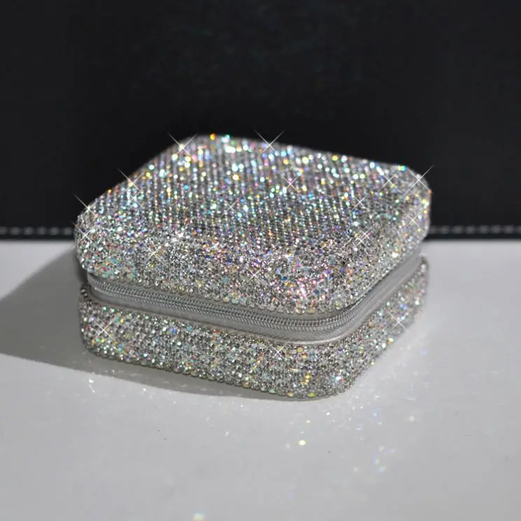 EA021 Fancy glitter small jewelries organizer necklaces rings earrings necklace storage case with diamond travel jewelry box, Diamond&pu:silver,pink,champagne;full diamond:silver,pink
EA021 Fancy glitter small jewelries organizer necklaces rings earrings necklace storage case with diamond travel jewelry box, Diamond&pu:silver,pink,champagne;full diamond:silver,pink