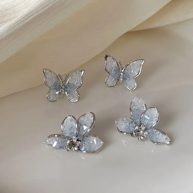 2023 Newest Jewelry Silver Plated Crystal Butterfly Stud Earrings Cute Girl Sweet Blue 925 Sterling Silver Needle Flower Earring
2023 Newest Jewelry Silver Plated Crystal Butterfly Stud Earrings Cute Girl Sweet Blue 925 Sterling Silver Needle Flower Earring