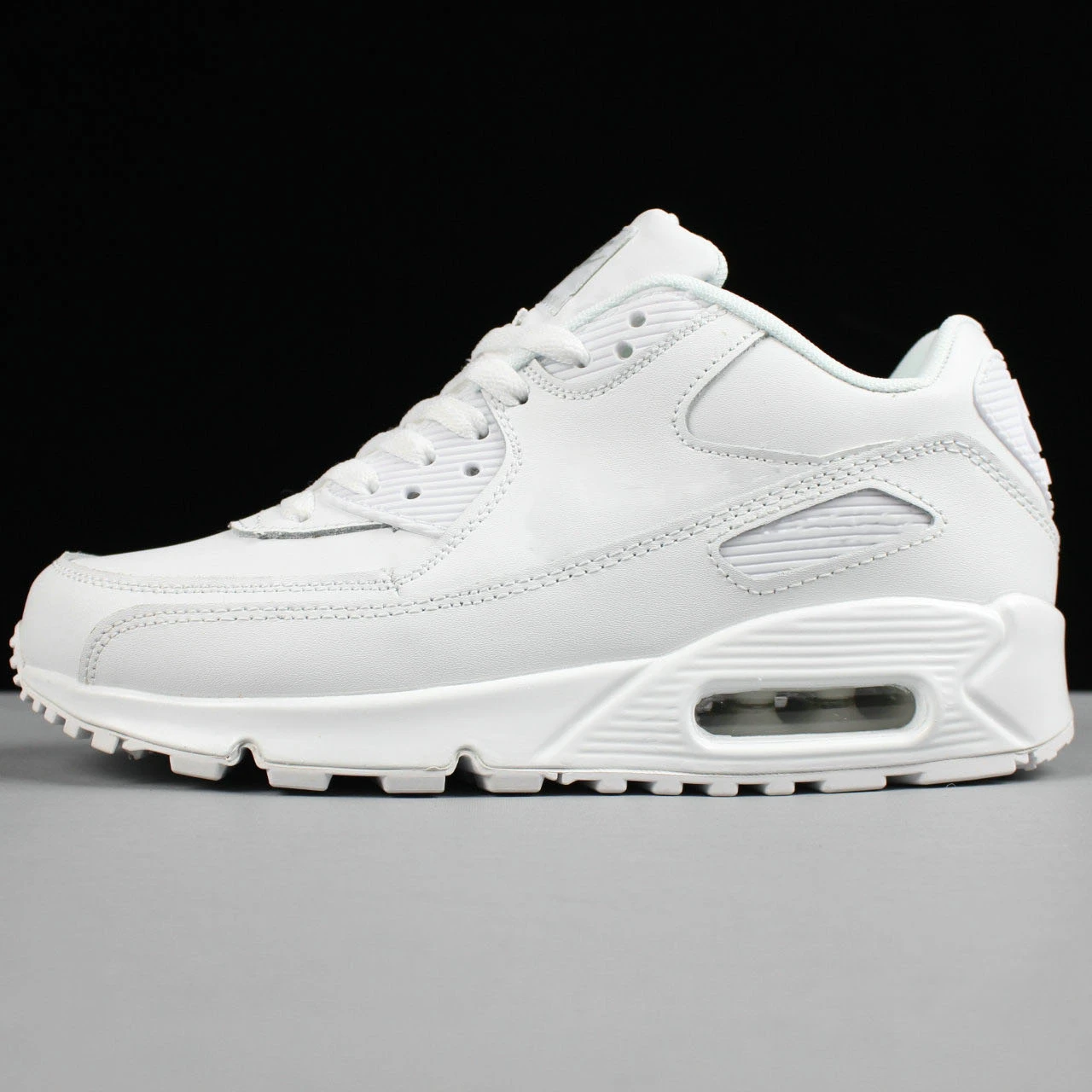 MEN Athletic fashion sneakers Wholesale high quality brand autumn designer airilies style 90 couple sport shoes max size
MEN Athletic fashion sneakers Wholesale high quality brand autumn designer airilies style 90 couple sport shoes max size