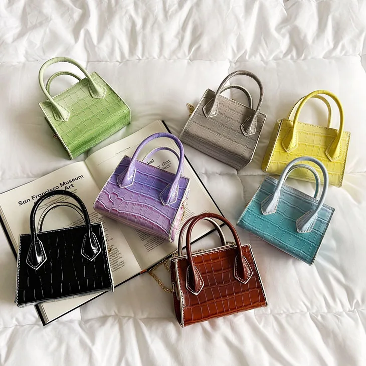 2021 fashion design gradient color handbag texture stone grain diagonal chain bag
2021 fashion design gradient color handbag texture stone grain diagonal chain bag