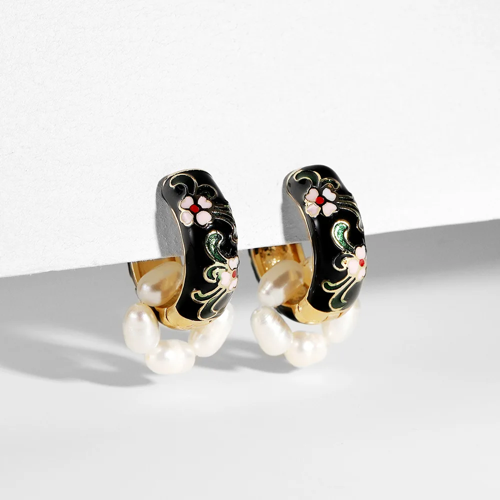 Vintage Style Gold Silver Plated Enamel Flower Print Huggies hoop Earrings Pearl Petal Double Circle Hoop Earring
Vintage Style Gold Silver Plated Enamel Flower Print Huggies hoop Earrings Pearl Petal Double Circle Hoop Earring