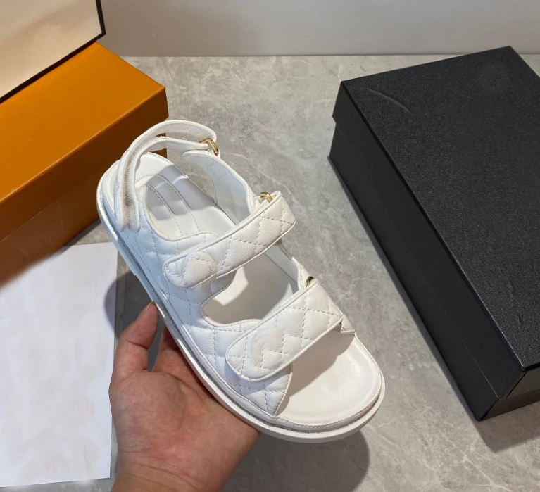 2021 Summer New Style Black White Famous Brand Ladies Sandals and Slippers, 2 colors
2021 Summer New Style Black White Famous Brand Ladies Sandals and Slippers, 2 colors