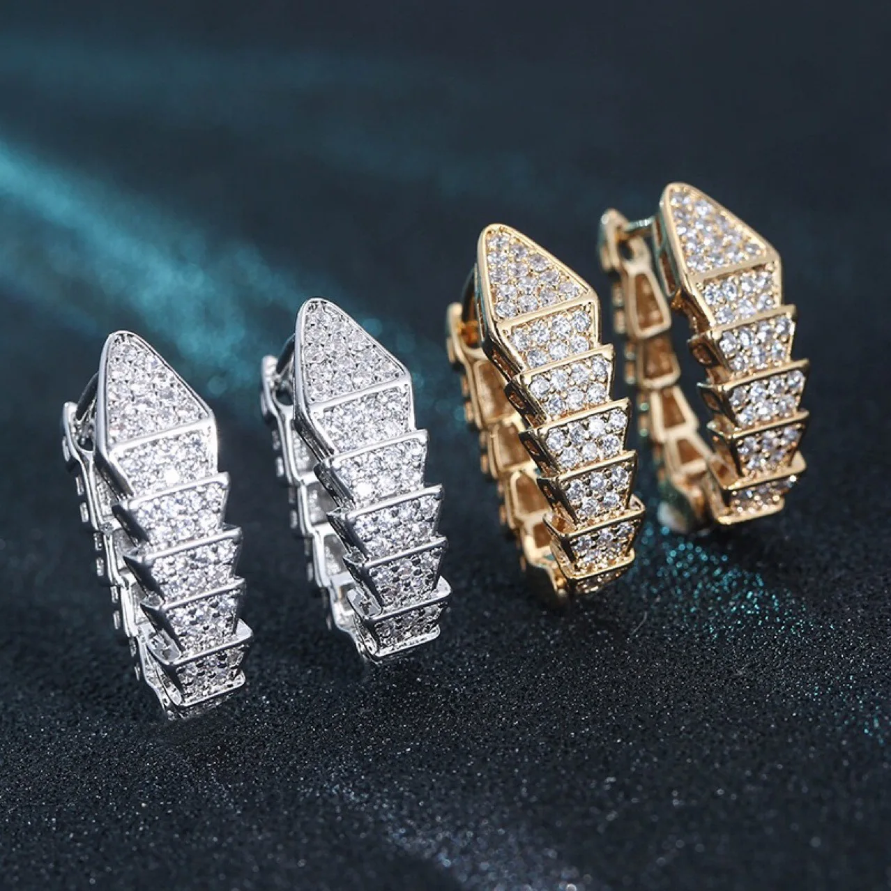 Wholesale Fashion Temperament Snake Shape Earrings Zircon Beautiful Earrings Jewelry for Women, 2 colors
Wholesale Fashion Temperament Snake Shape Earrings Zircon Beautiful Earrings Jewelry for Women, 2 colors