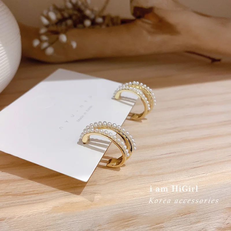 New Design European Jewelry Three Layered C shaped Pearl Earrings Fashion Mini Freshwater Pearl Hoop Earrings
New Design European Jewelry Three Layered C shaped Pearl Earrings Fashion Mini Freshwater Pearl Hoop Earrings