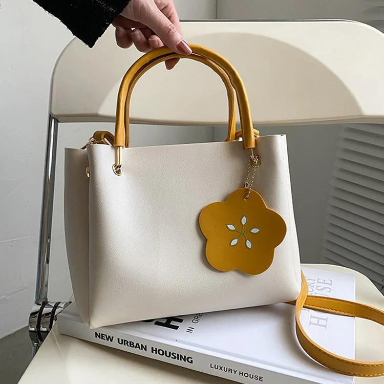 Good Price Ladies Shoulder Bags Fashion Designer Handbags Flower Pendant Pu Messenger Bag
Good Price Ladies Shoulder Bags Fashion Designer Handbags Flower Pendant Pu Messenger Bag
