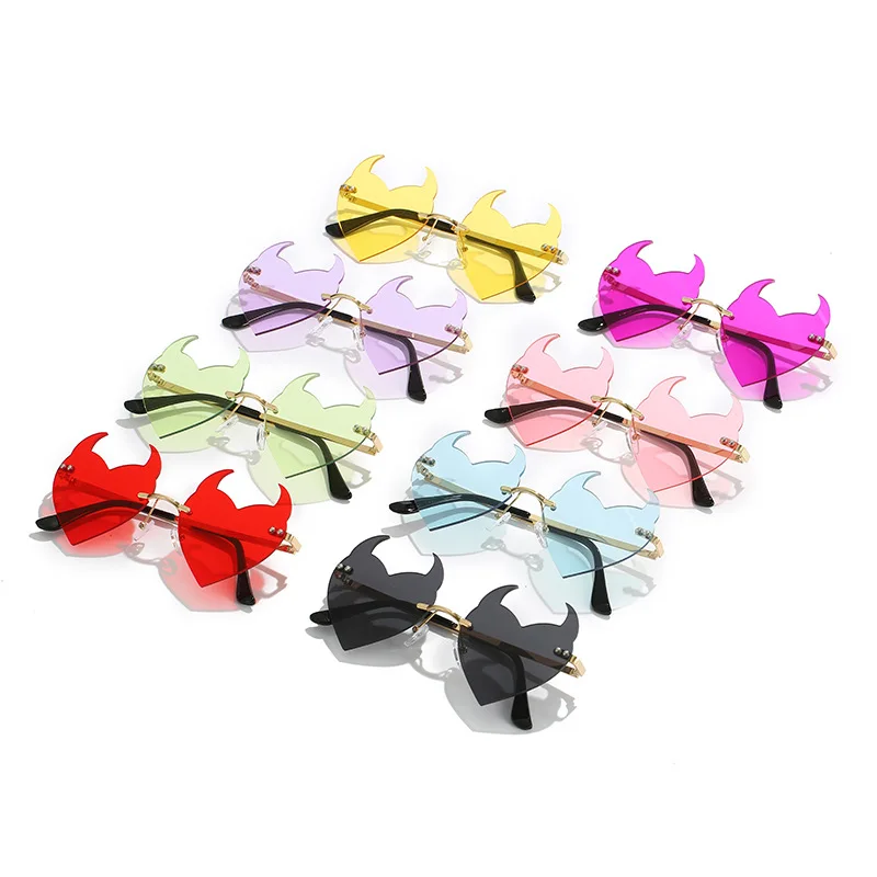 Exaggerated Personality Demon Fashion Sunglasses Candy Color Love Heart Sun Glasses Rimless Metal Sunglasses For Women
Exaggerated Personality Demon Fashion Sunglasses Candy Color Love Heart Sun Glasses Rimless Metal Sunglasses For Women