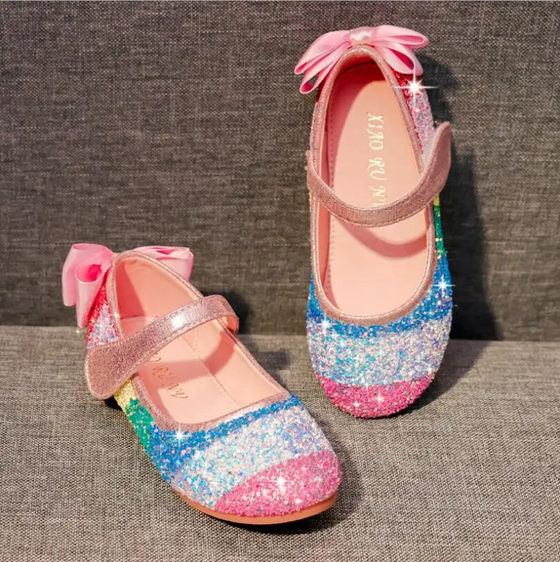 Girls' PU Leather Shoes Princess 2021 Spring New Non-Slip Soft Bottom Wear-Resistant Baby rainbow Sequined Children's Peas shoes
Girls' PU Leather Shoes Princess 2021 Spring New Non-Slip Soft Bottom Wear-Resistant Baby rainbow Sequined Children's Peas shoes