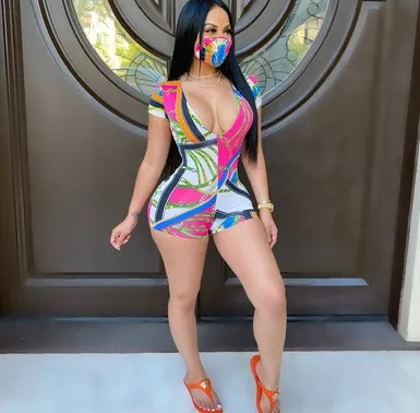 X02282S 2021 multi-color printed summer short sleeve rompsuit sexy hot pants nightclub style (without facemask), Rose red
X02282S 2021 multi-color printed summer short sleeve rompsuit sexy hot pants nightclub style (without facemask), Rose red
