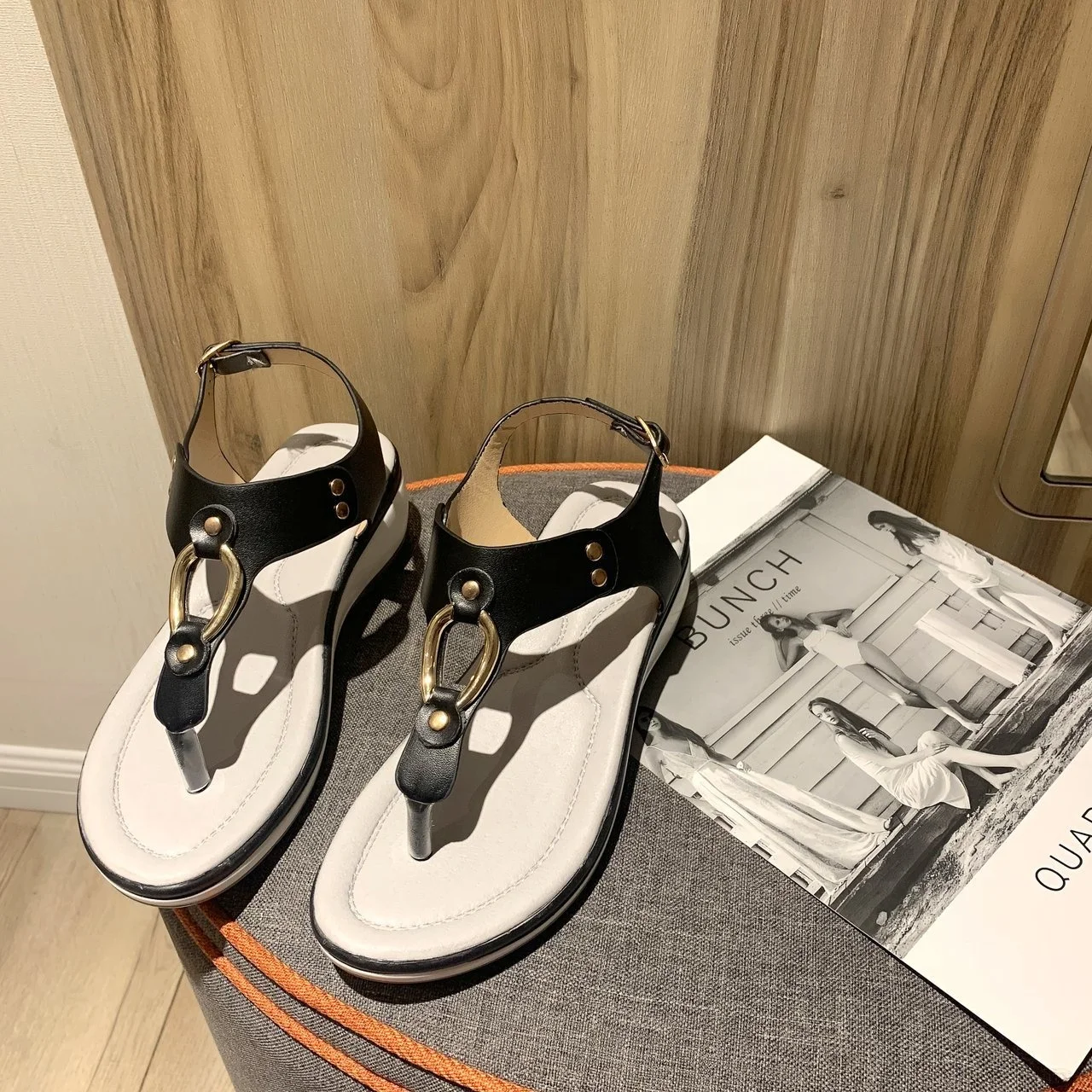 2021 Summer new arrival women's shoes plus size daily leisure outdoor beach flip-flop sandals in stock, Three colors or customized
2021 Summer new arrival women's shoes plus size daily leisure outdoor beach flip-flop sandals in stock, Three colors or customized