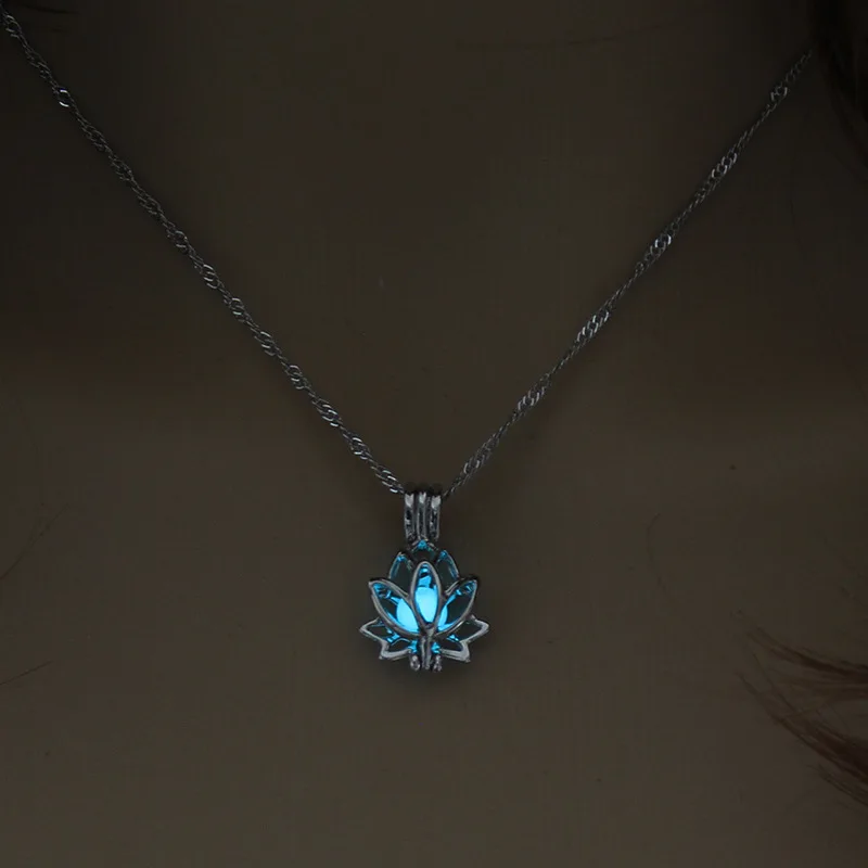 Luminous Light in The Dark Lotus Flower Shaped Pendant Necklace Hollow Flower Lockets Necklace For Women Jewelry
Luminous Light in The Dark Lotus Flower Shaped Pendant Necklace Hollow Flower Lockets Necklace For Women Jewelry