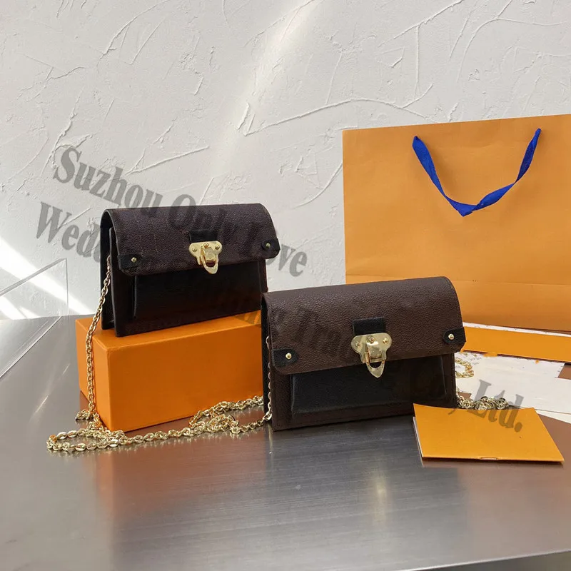 Wholesale Woman Genuine Leather Flap Square Chain Over Shoulder Cross Body Bags Fashion Crossbody Flap Girl Hand Bags
Wholesale Woman Genuine Leather Flap Square Chain Over Shoulder Cross Body Bags Fashion Crossbody Flap Girl Hand Bags