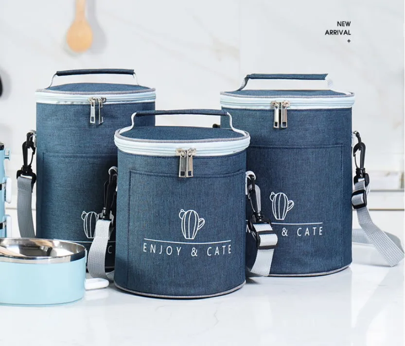 Cylinder thermal insulation lunch box bag large aluminum foil portable round lunch bag manufacturer
Cylinder thermal insulation lunch box bag large aluminum foil portable round lunch bag manufacturer