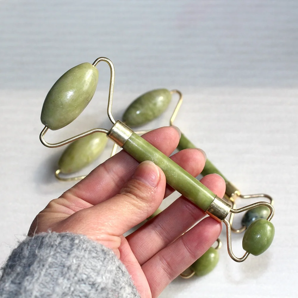 Natural Xiuyu Green Jade quartz crystal roller ball beauty massage stone wand jade roller
Natural Xiuyu Green Jade quartz crystal roller ball beauty massage stone wand jade roller