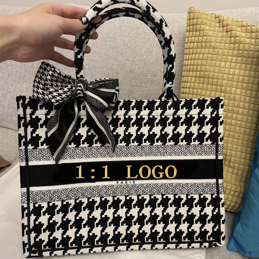 2022 designer tote with scarf Large Size borse Embroidery designer bags women famous brands ladies handbags, Picture
2022 designer tote with scarf Large Size borse Embroidery designer bags women famous brands ladies handbags, Picture