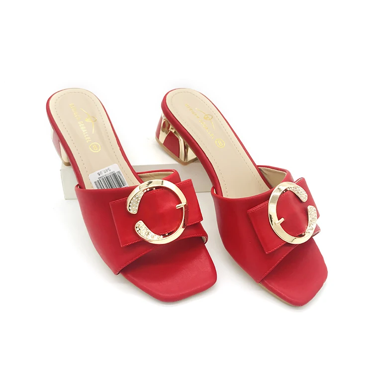 2020 Summer red rubber material women square slippers women sandals with letter buckle
2020 Summer red rubber material women square slippers women sandals with letter buckle