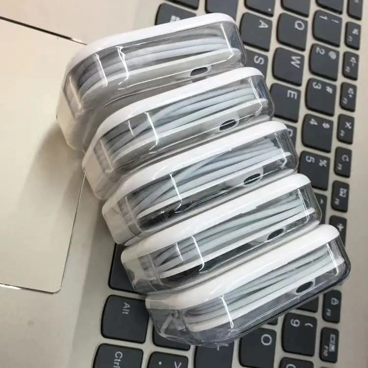 Original quality 3.5mm wired headphone android in-ear headphone microphone music for iPhone6 Apple Music headset, White
Original quality 3.5mm wired headphone android in-ear headphone microphone music for iPhone6 Apple Music headset, White
