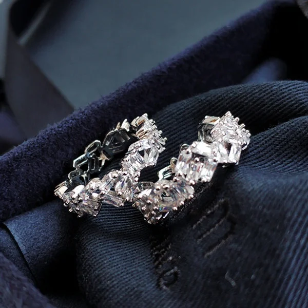 Luxury Shiny Irregular Crystal Zircon Ring for Women Fashion Exquisite Wild Party Anniversary Jewelry Gift
Luxury Shiny Irregular Crystal Zircon Ring for Women Fashion Exquisite Wild Party Anniversary Jewelry Gift