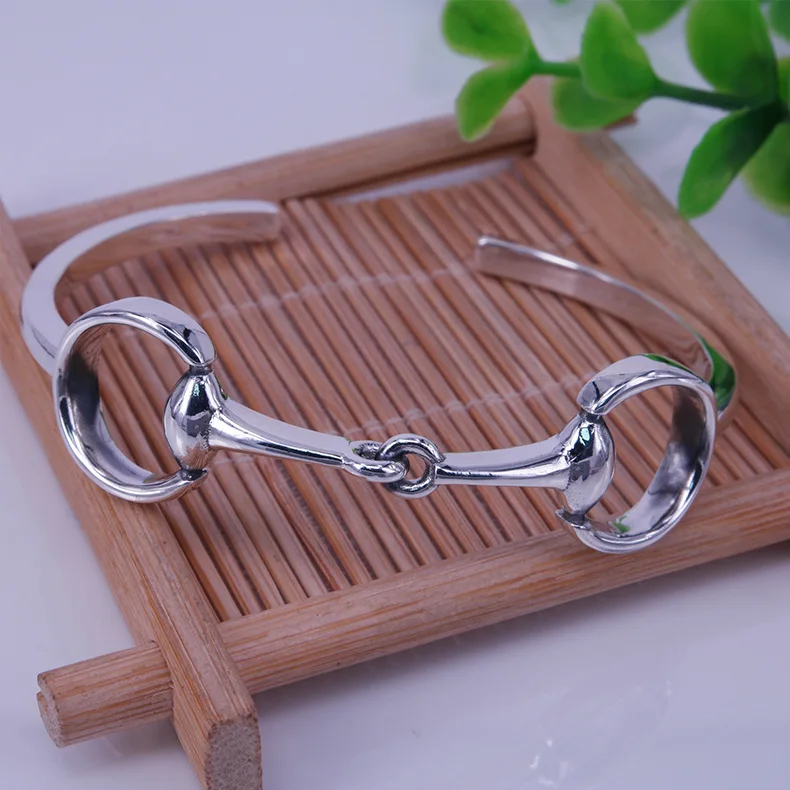 Hot Selling S925 Sterling Silver Stirrup Bangle Bracelet, Horse Saddle Equestrian Double Bit Snaffle Cuff Bracelet for women men
Hot Selling S925 Sterling Silver Stirrup Bangle Bracelet, Horse Saddle Equestrian Double Bit Snaffle Cuff Bracelet for women men
