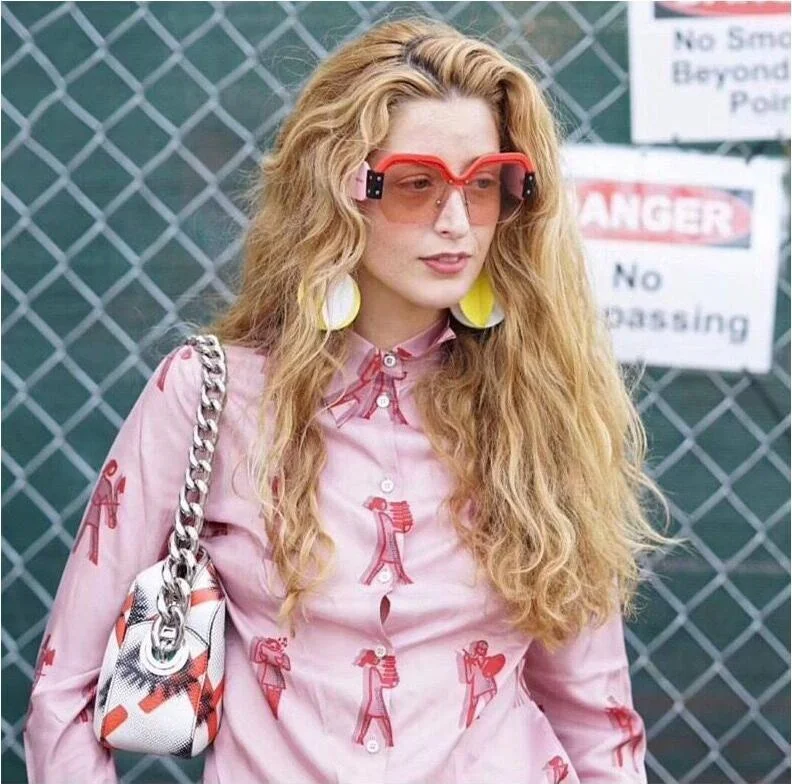 Sunflower hot selling Fashion Luxury oversize integrates one piece lens vintage famous SMU brand style sunglasses
Sunflower hot selling Fashion Luxury oversize integrates one piece lens vintage famous SMU brand style sunglasses