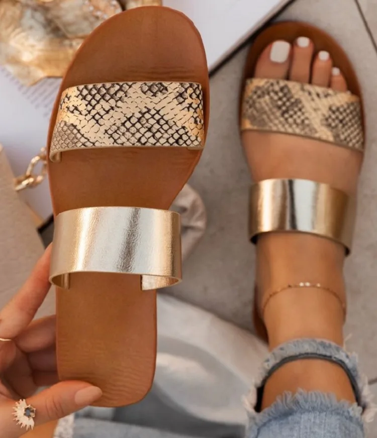 New Arrivals Woman's Wholesale Flat Sandals Casual Fashion Shoes Ladies Dress Party Jelly Sandal Shoes Chains Slides Slippers
New Arrivals Woman's Wholesale Flat Sandals Casual Fashion Shoes Ladies Dress Party Jelly Sandal Shoes Chains Slides Slippers