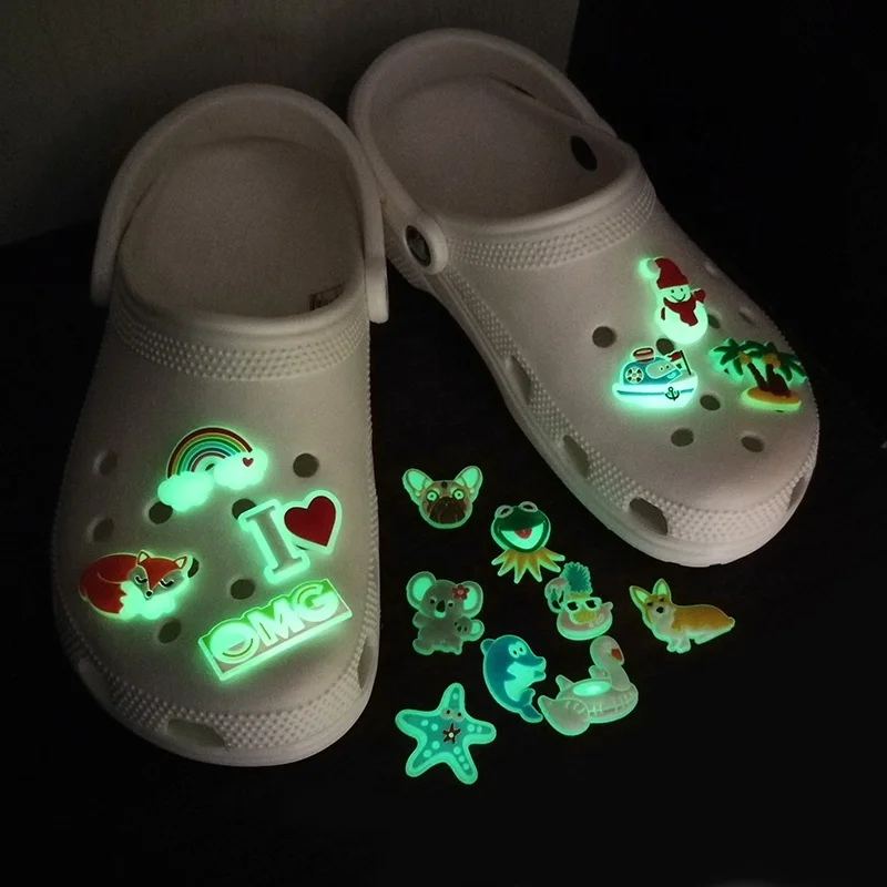 1000pcs custom cute animals Christmas series light up glow in the dark shoe charms for clog luminous shoes accessories
1000pcs custom cute animals Christmas series light up glow in the dark shoe charms for clog luminous shoes accessories