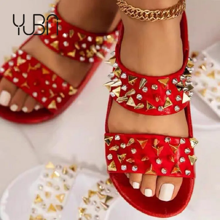 The new summer rivet thick soles shoes fashion lady sandal wide band non - slip waterproof wear - resistant holiday beach
The new summer rivet thick soles shoes fashion lady sandal wide band non - slip waterproof wear - resistant holiday beach