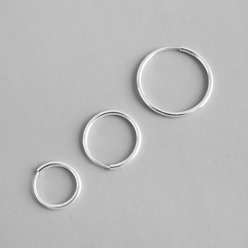 Danyang S925 Sterling Silver Earrings Chic Simple Round Hoop Earrings for Women Jewelry
Danyang S925 Sterling Silver Earrings Chic Simple Round Hoop Earrings for Women Jewelry