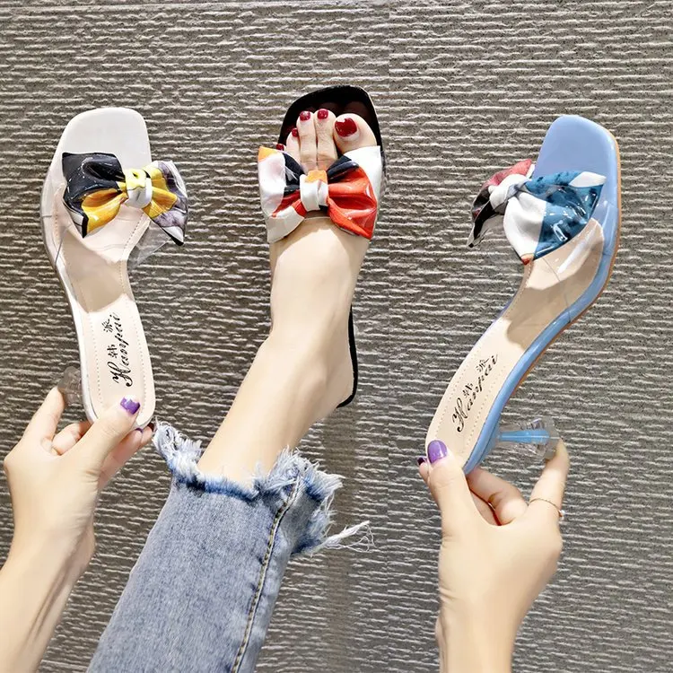 2020 new summer slippers PVC matching color bow with middle heel women slippers, Blue, black, white
2020 new summer slippers PVC matching color bow with middle heel women slippers, Blue, black, white