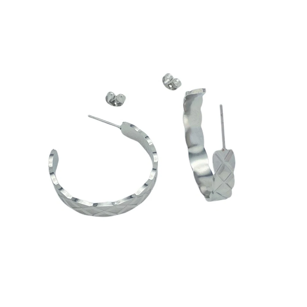 Custom fashion minimalist hoops plated stainless steel earrings studs clip on earrings for women
Custom fashion minimalist hoops plated stainless steel earrings studs clip on earrings for women