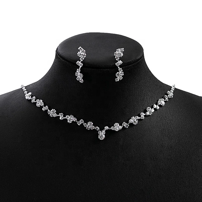 Zircon flower wedding necklace full of diamond water droplets tassels women accessories fashion jewelry set.
Zircon flower wedding necklace full of diamond water droplets tassels women accessories fashion jewelry set.