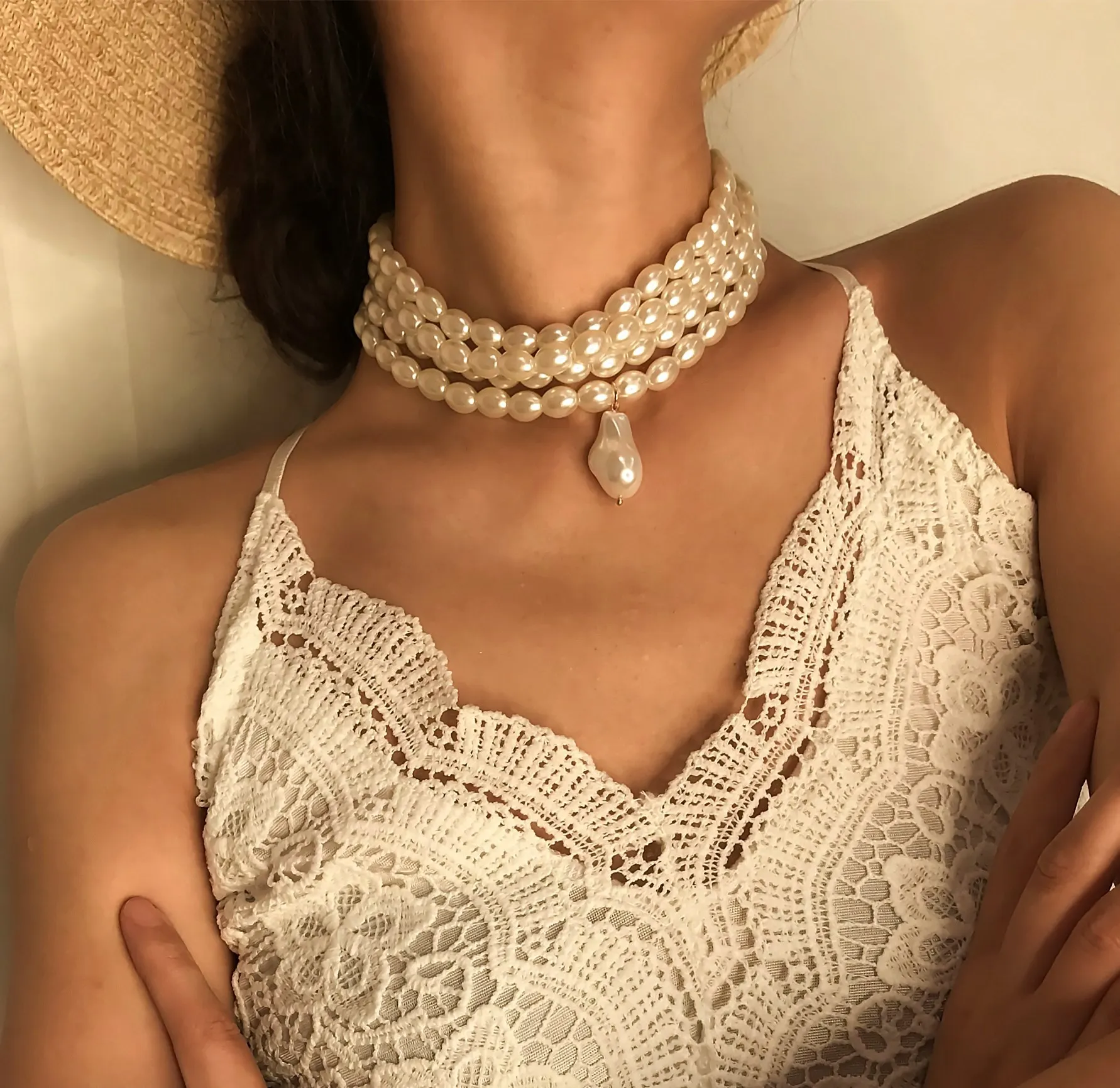 

2021 Amazon Hot Selling Fashion Inital Pearl Pendant Necklace Women Big Statement Party Multi-layers Real Pearl Necklace, Picture
