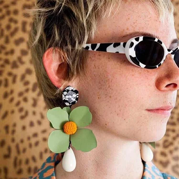 Fashion oval frame sunglasses cow color trend Sunglasses small frame glasses new sunglasses 
Fashion oval frame sunglasses cow color trend Sunglasses small frame glasses new sunglasses