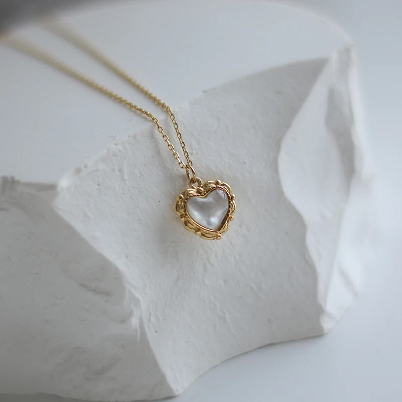 Vintage Seasonal Elegant Jewelry Designer White Pure Shell Handmade Heart Shape Gold Plated Pendant Necklace for Girl Valentine, Silver, gold and rose gold
Vintage Seasonal Elegant Jewelry Designer White Pure Shell Handmade Heart Shape Gold Plated Pendant Necklace for Girl Valentine, Silver, gold and rose gold