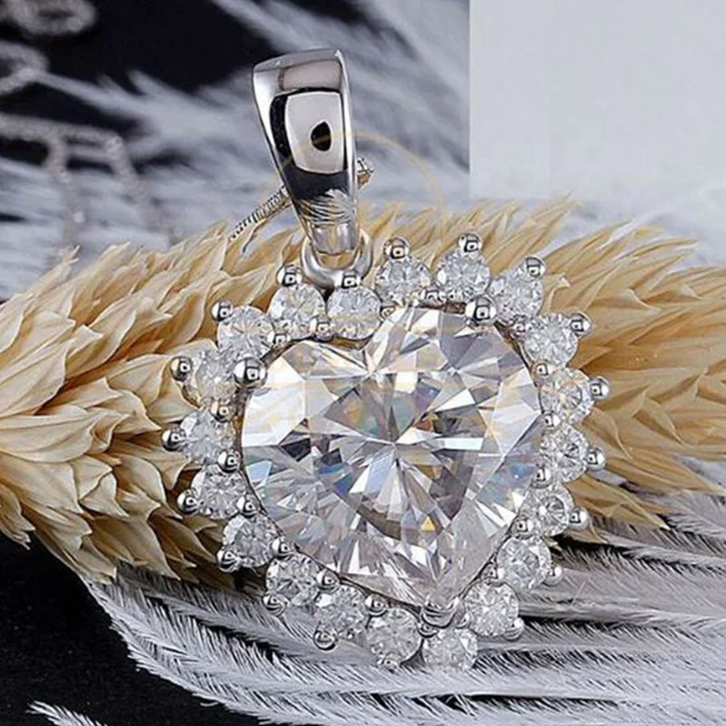 Female White Crystal Pendants Necklaces Cute Silver Color Chain Necklace For Women Luxury Big heart Wedding Necklace, Customized color
Female White Crystal Pendants Necklaces Cute Silver Color Chain Necklace For Women Luxury Big heart Wedding Necklace, Customized color