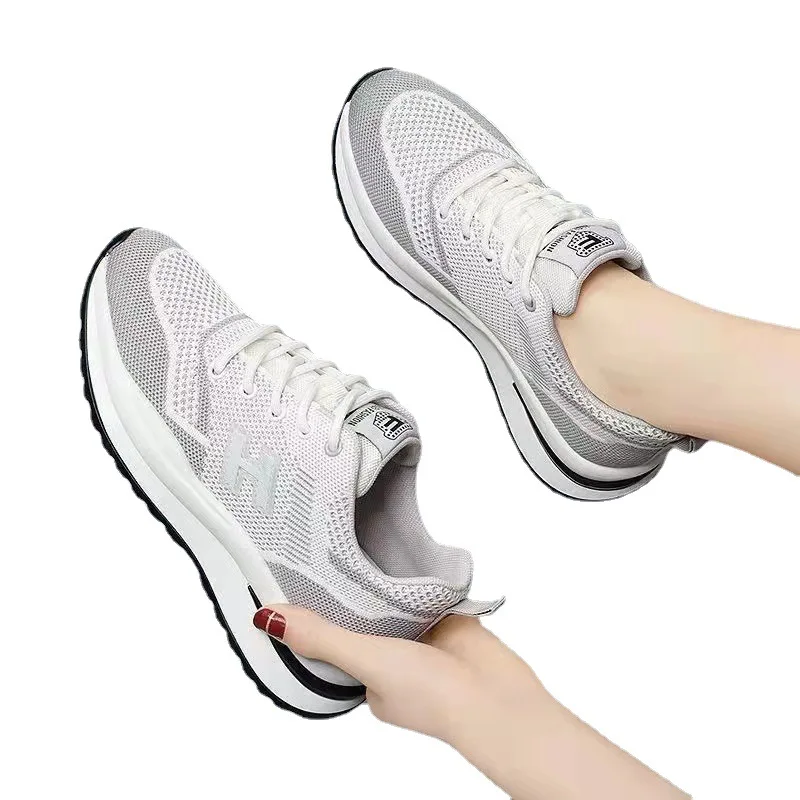 Spring and summer new flying ladies sneakers fashion Joker running mesh breathable casual female student shoes
Spring and summer new flying ladies sneakers fashion Joker running mesh breathable casual female student shoes