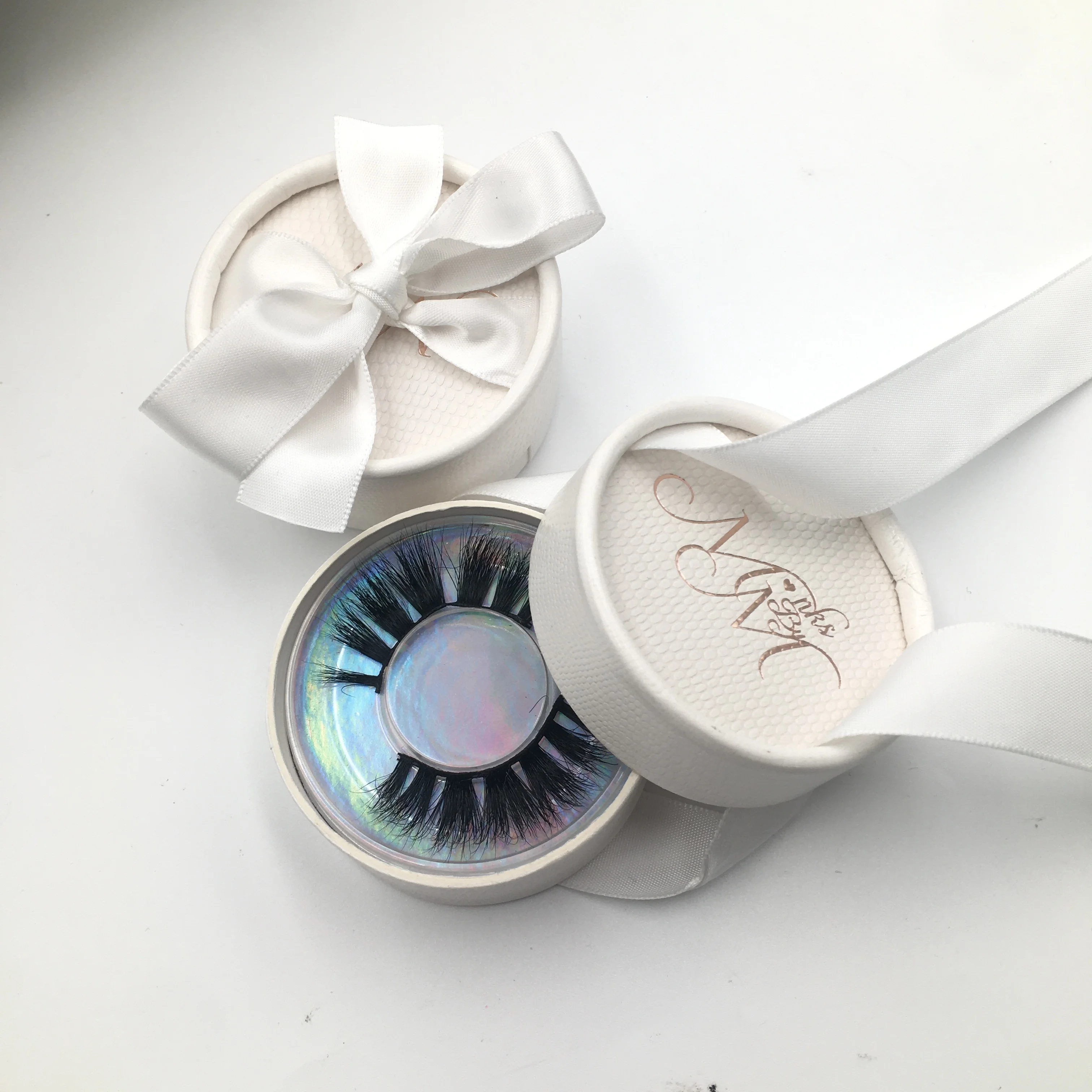 Wholesale false eyelashes custom mink lashes3d 25mm fluffy mink eyelash vendor customized eyelash packaging box with logo
Wholesale false eyelashes custom mink lashes3d 25mm fluffy mink eyelash vendor customized eyelash packaging box with logo