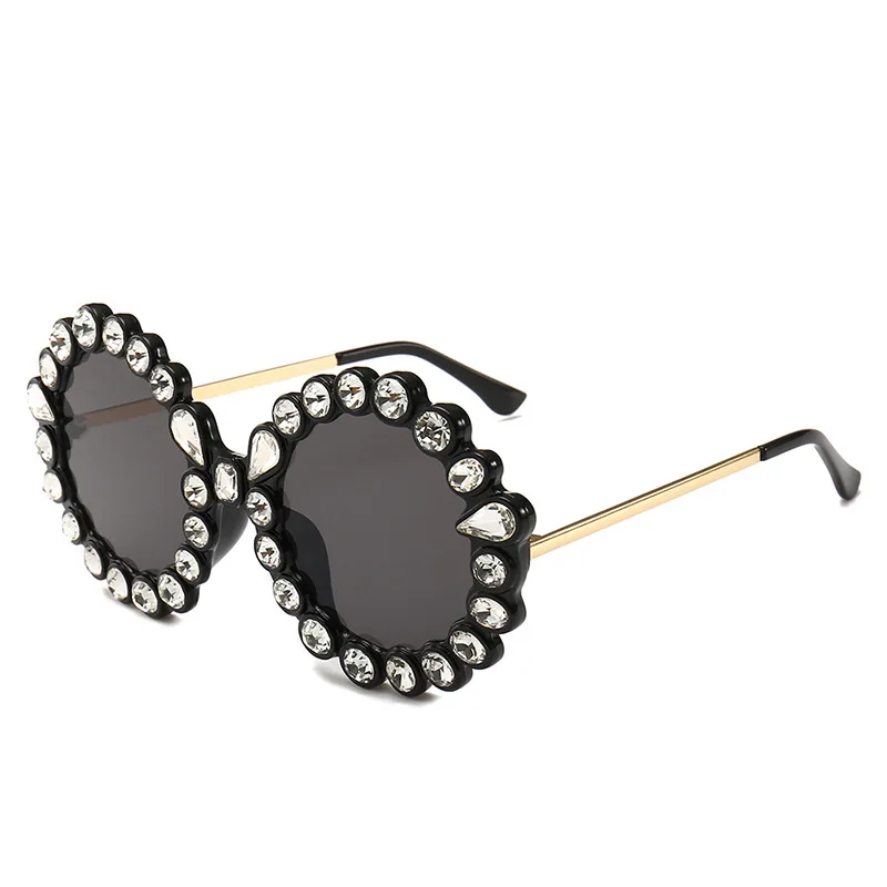 New round frame full diamond sunglasses Fashion trend sunglasses 2021 Net red catwalk sunglasses, 5 color
New round frame full diamond sunglasses Fashion trend sunglasses 2021 Net red catwalk sunglasses, 5 color