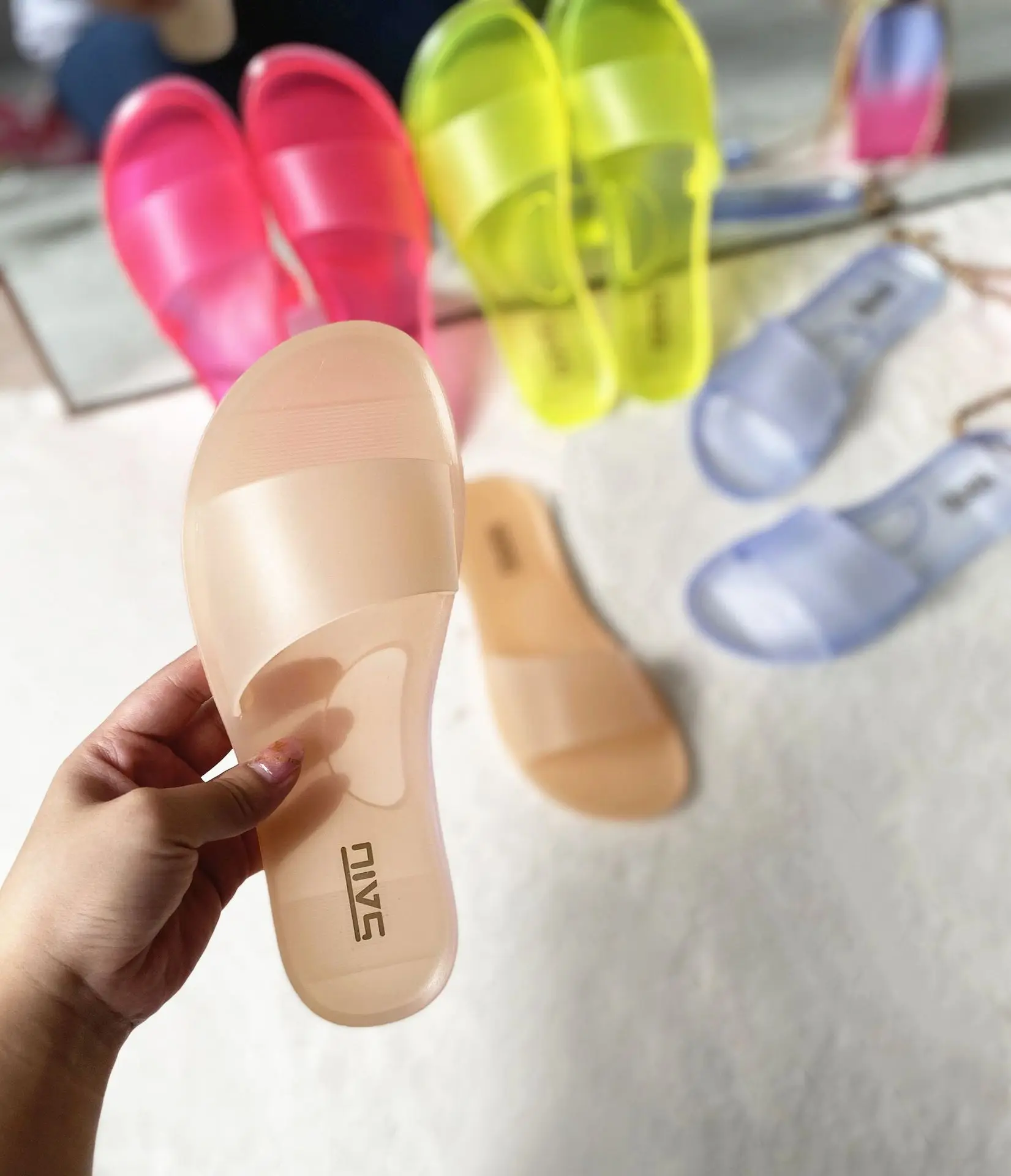 Stylish pvc women clear jelly shoes neon color jelly sandals comfortable transparent jelly slippers, Black
Stylish pvc women clear jelly shoes neon color jelly sandals comfortable transparent jelly slippers, Black