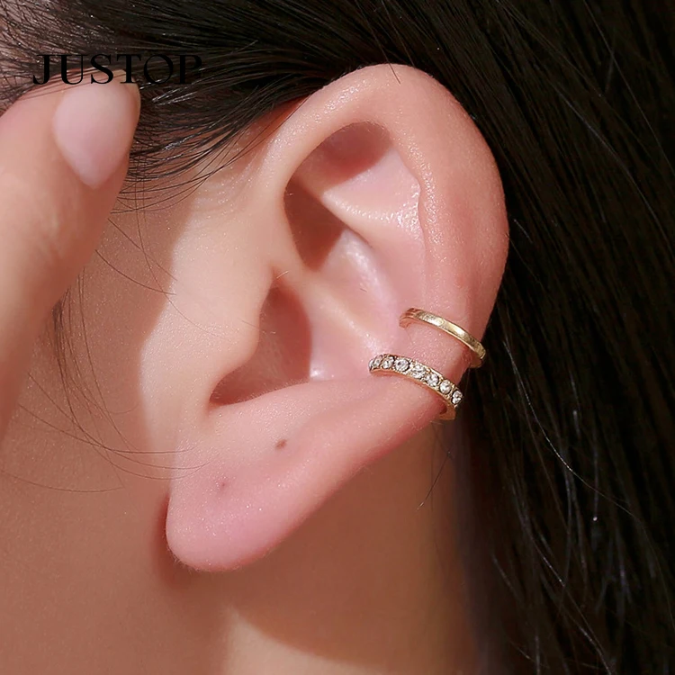Women's Japanese And Korean Style Gold Diamond Studded Clip Fashion Integrated Geometric Leaf Ear Clip Gold Clip On Earring
Women's Japanese And Korean Style Gold Diamond Studded Clip Fashion Integrated Geometric Leaf Ear Clip Gold Clip On Earring