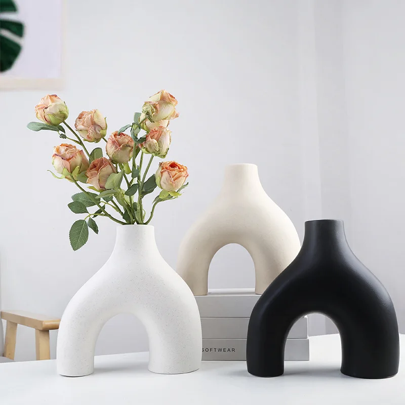 Wholesale Nordic Abstract Vase Vasi Cinesi White Black Beige Vasen Art Vazen Ceramic Vase For Home Decor Wohnkultur Luxus
Wholesale Nordic Abstract Vase Vasi Cinesi White Black Beige Vasen Art Vazen Ceramic Vase For Home Decor Wohnkultur Luxus