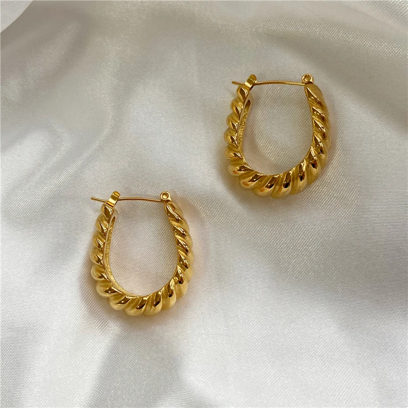 2021 Trendy Earring 18K Gold Plated Oval Croissant Hoop Earring Statement Earring for Women Jewelry Factory Supply
2021 Trendy Earring 18K Gold Plated Oval Croissant Hoop Earring Statement Earring for Women Jewelry Factory Supply
